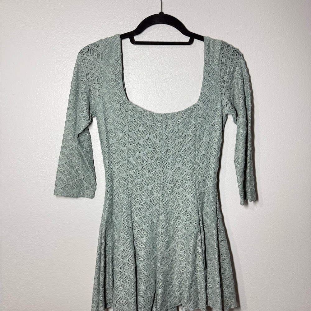 Elegant Lace Dress in Light Green